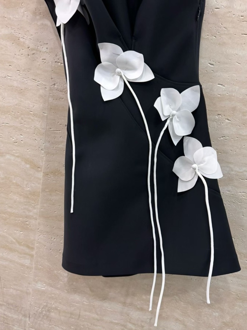 Acler NWOT Black One-Shoulder Mini Dress with White Floral Appliqués - Picture 5 of 7